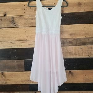 Semi formal sleeveless dress